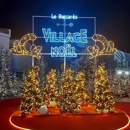 Le Front De *